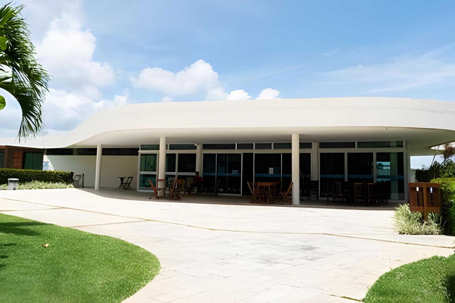 305 D Carneiros Beach Resort