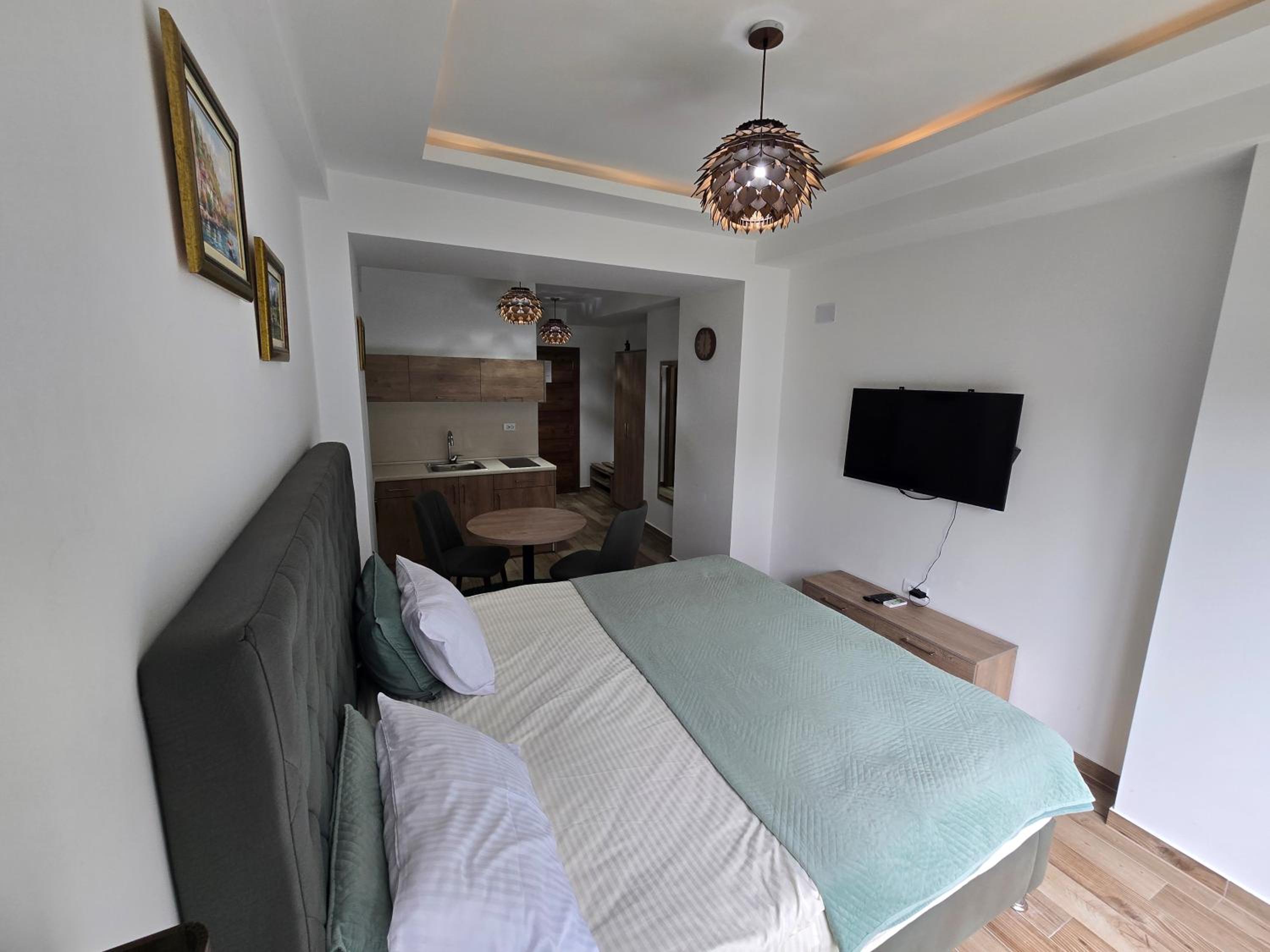 White Blue Ohrid - Free Parking Balcony near Lake and Old Town Apartments view 4