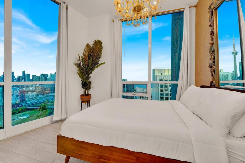 Penthouse Corner Suite with Panoramic 12 FT Windows