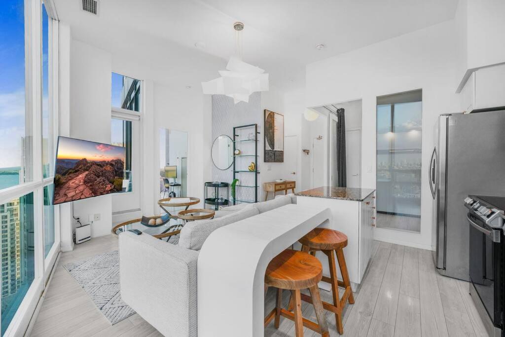 Penthouse Corner Suite with Panoramic 12 FT Windows