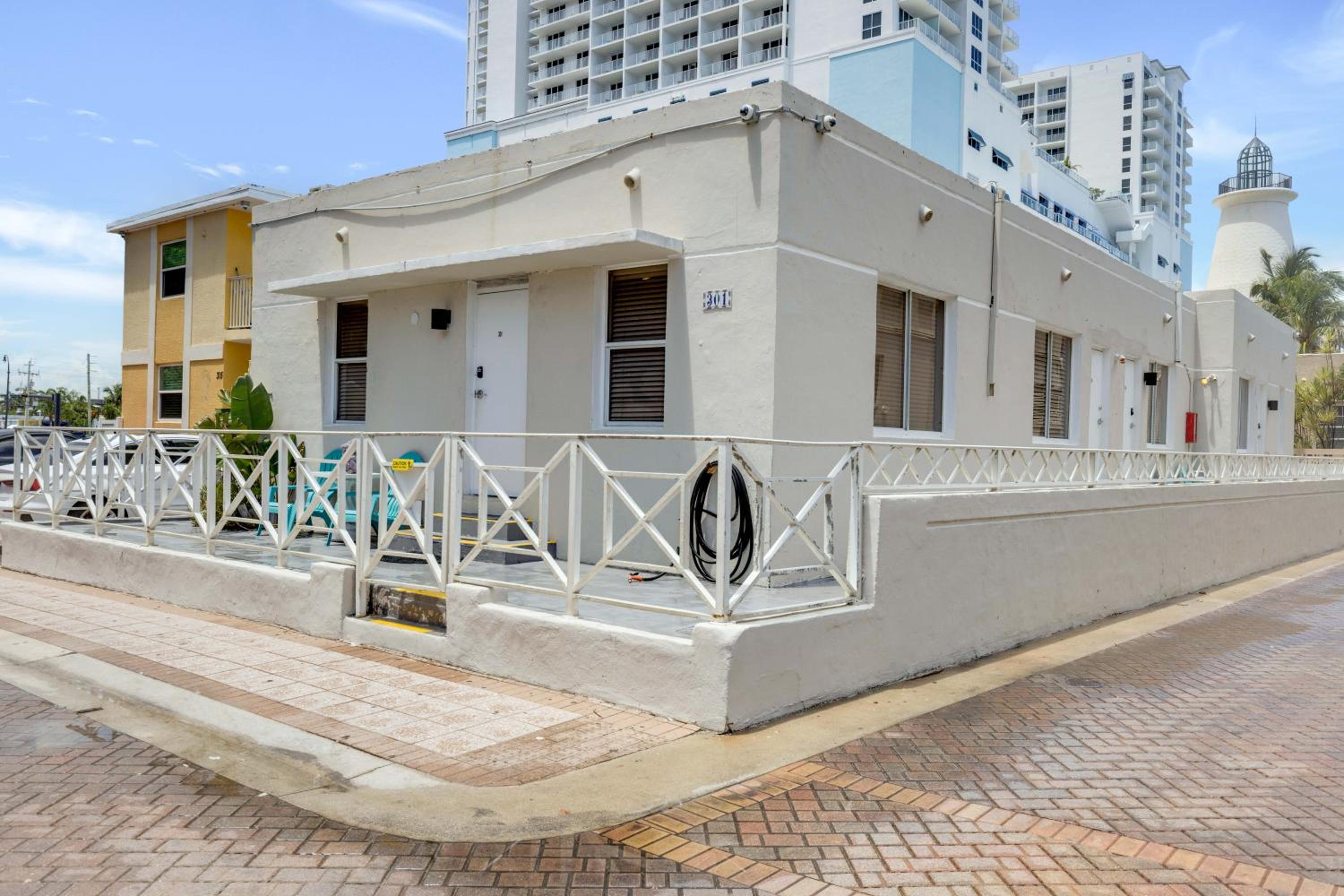 ULTRA chic apartment steps from the beach view 2