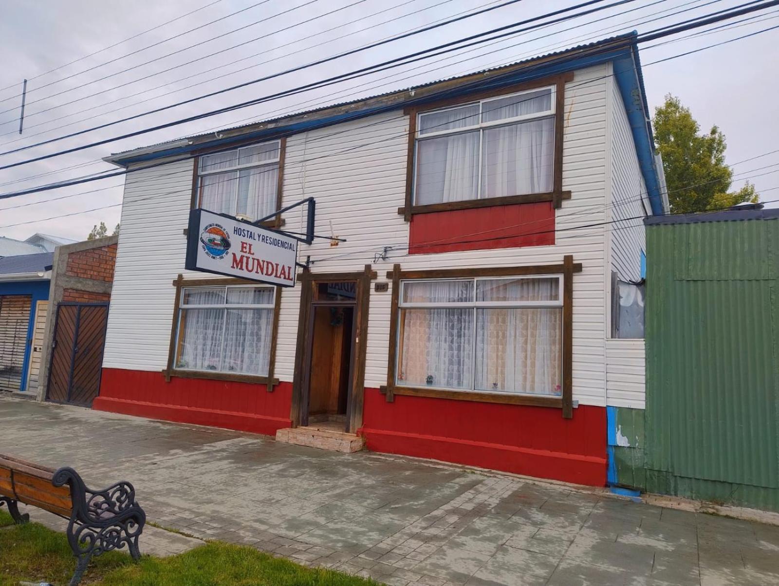 Hostal y Residencial El Mundial