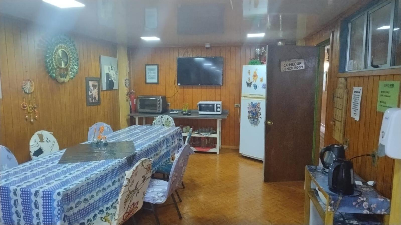 Hostal y Residencial El Mundial