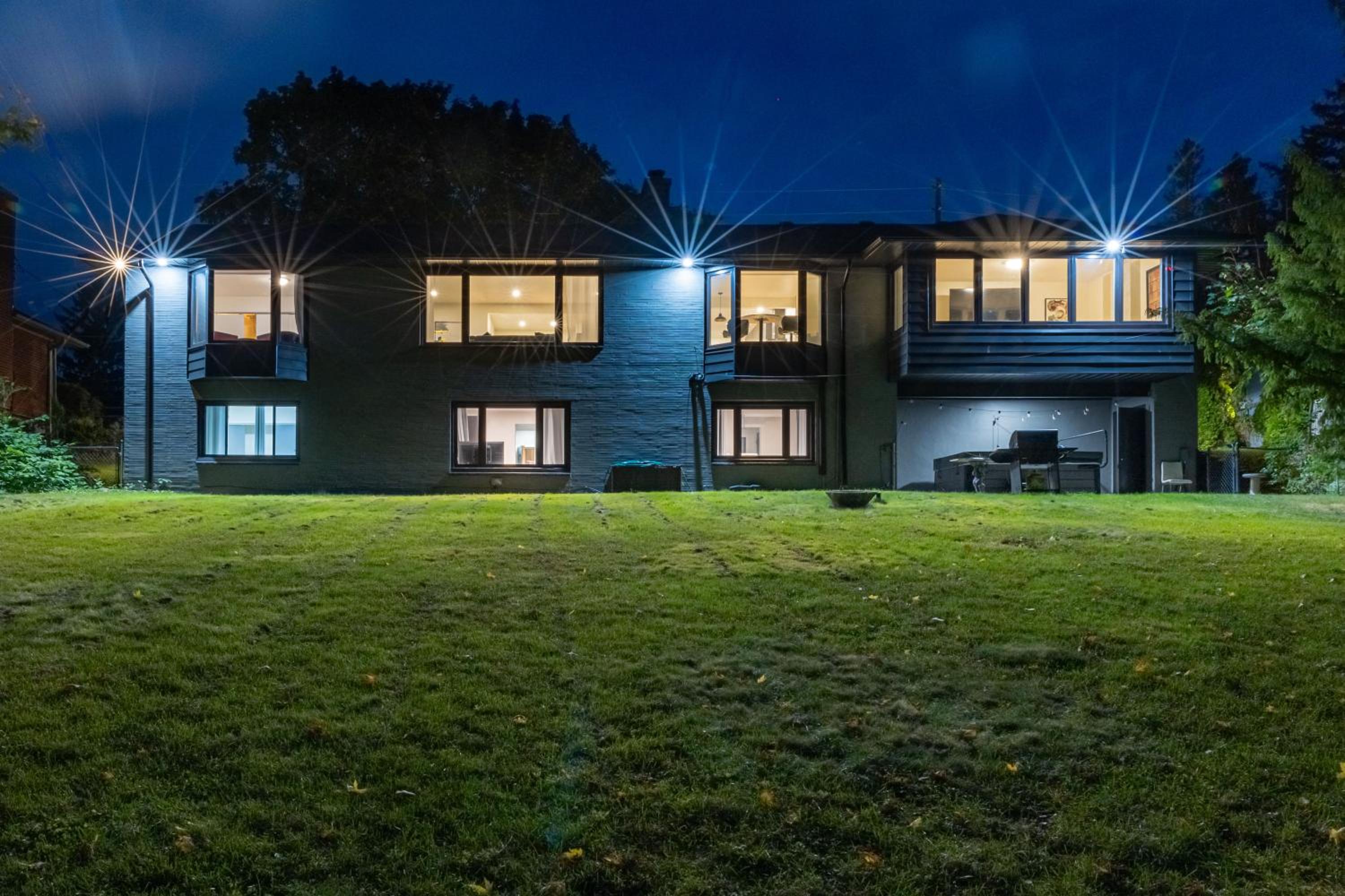 5 Bedroom Luxury Retreat with Hot Tub and Sauna