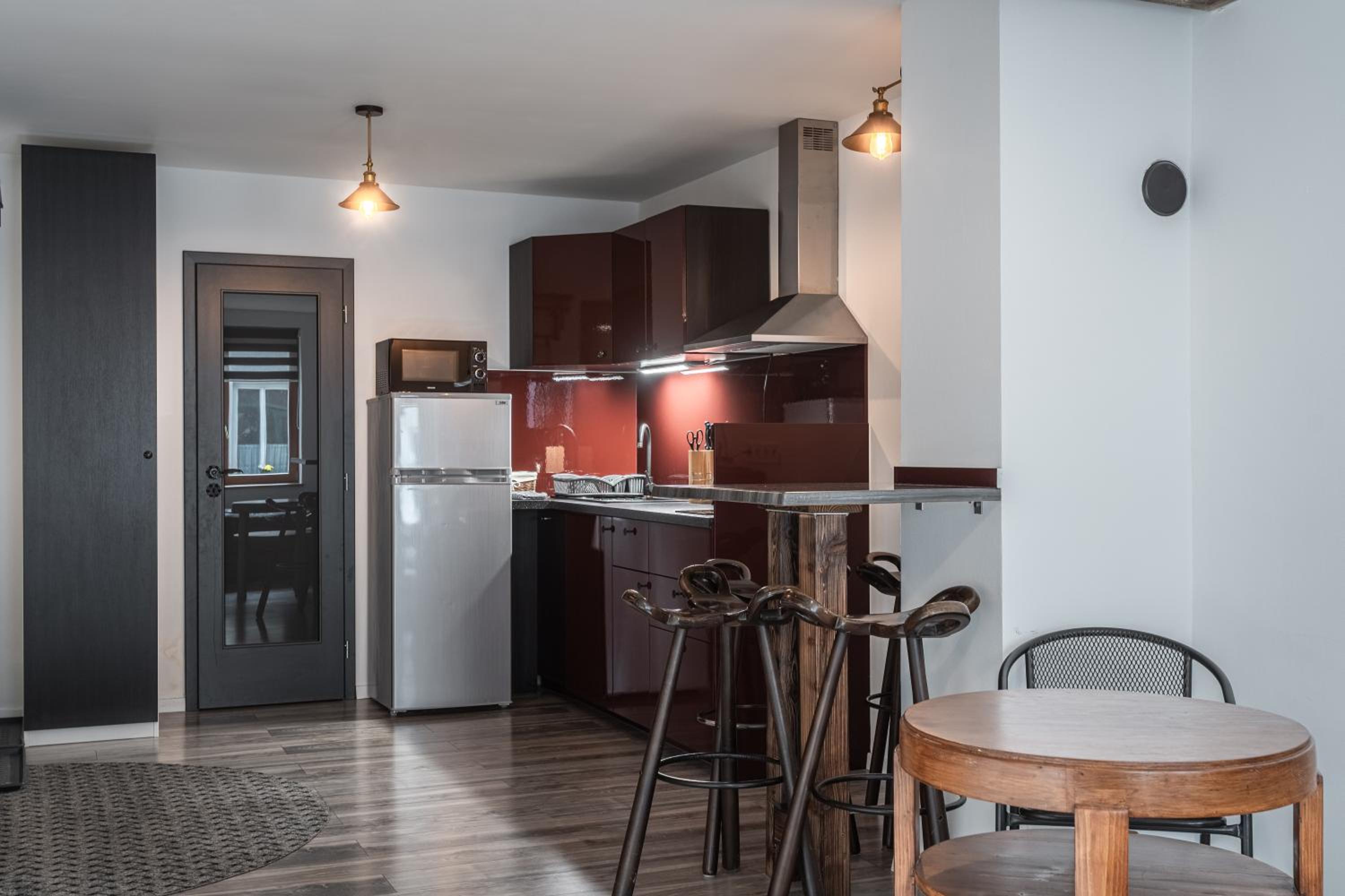 Elements Apartments & Karlos