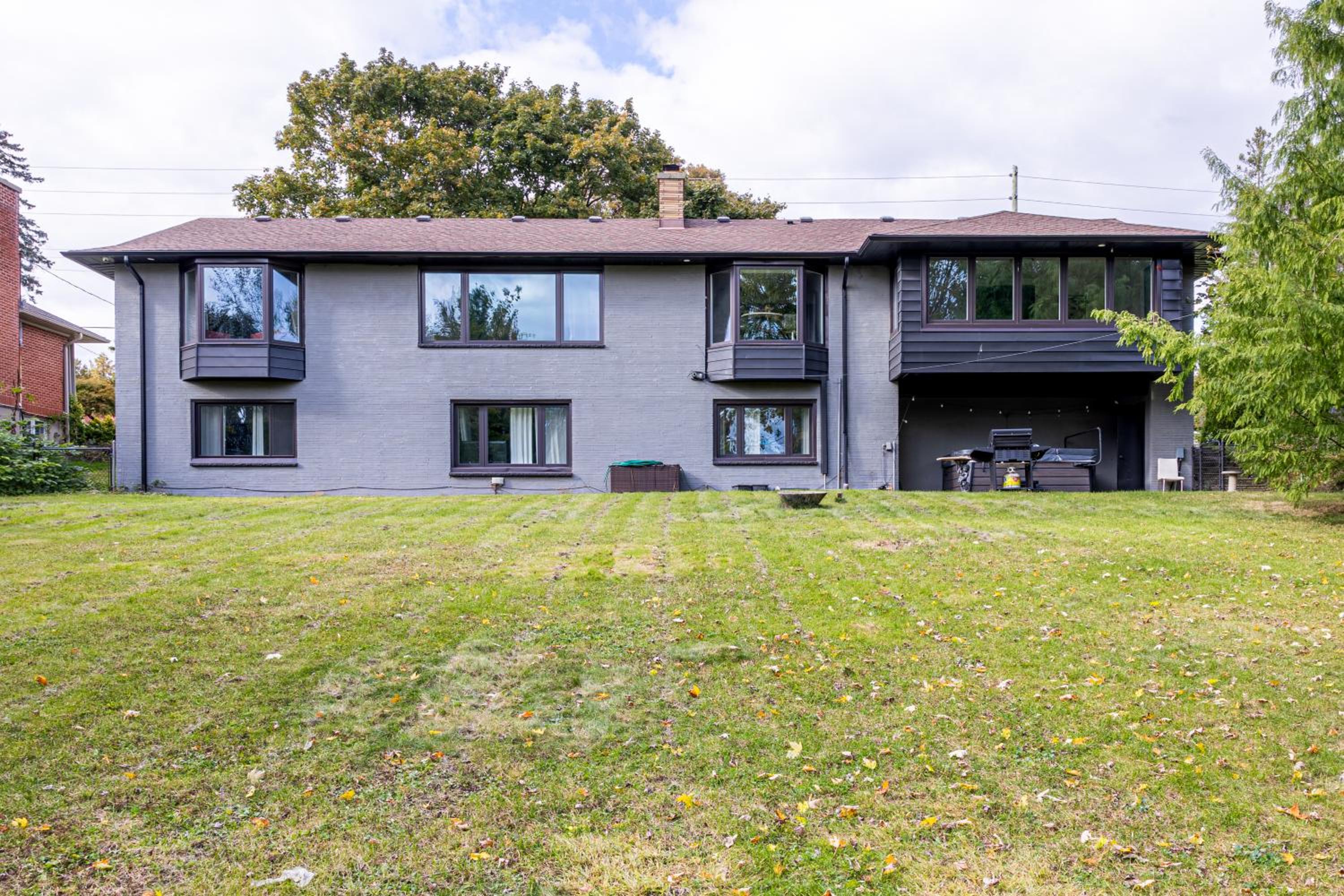 5 Bedroom Luxury Retreat with Hot Tub and Sauna