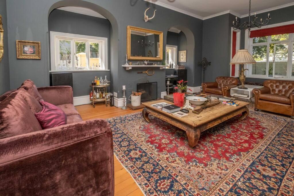 Spacious Home in Cape Town Rondebosch view 5