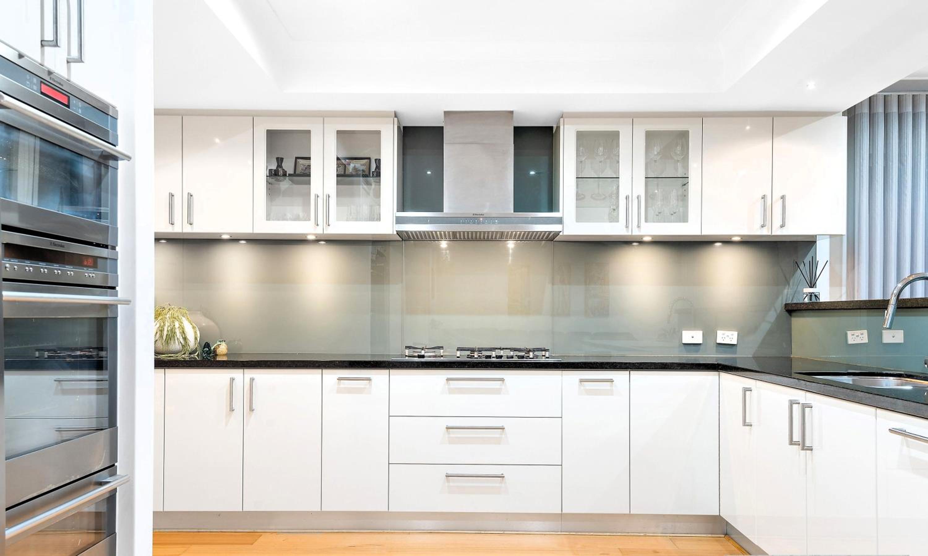 10 Majestic Maylands 4brwalk To River!
