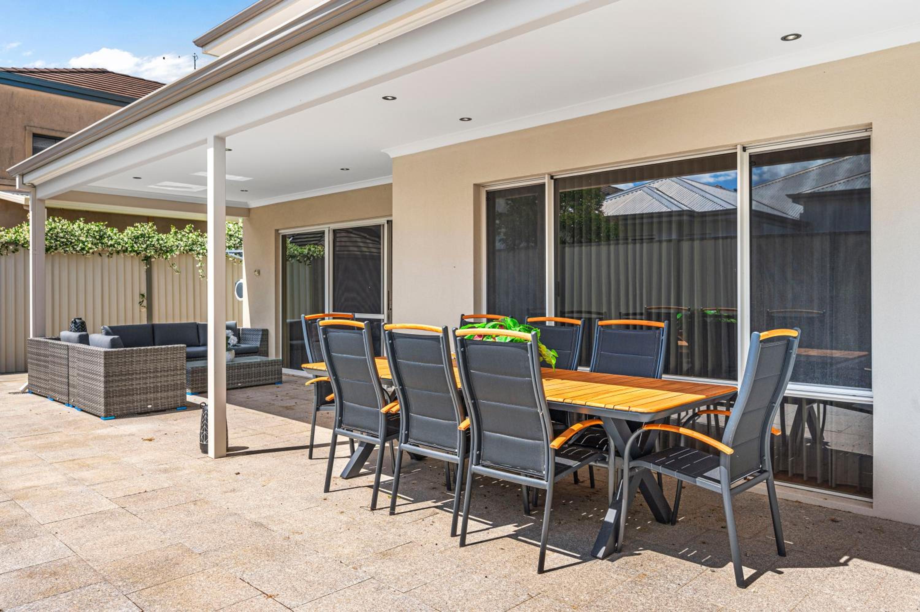 10 Majestic Maylands 4brwalk To River!