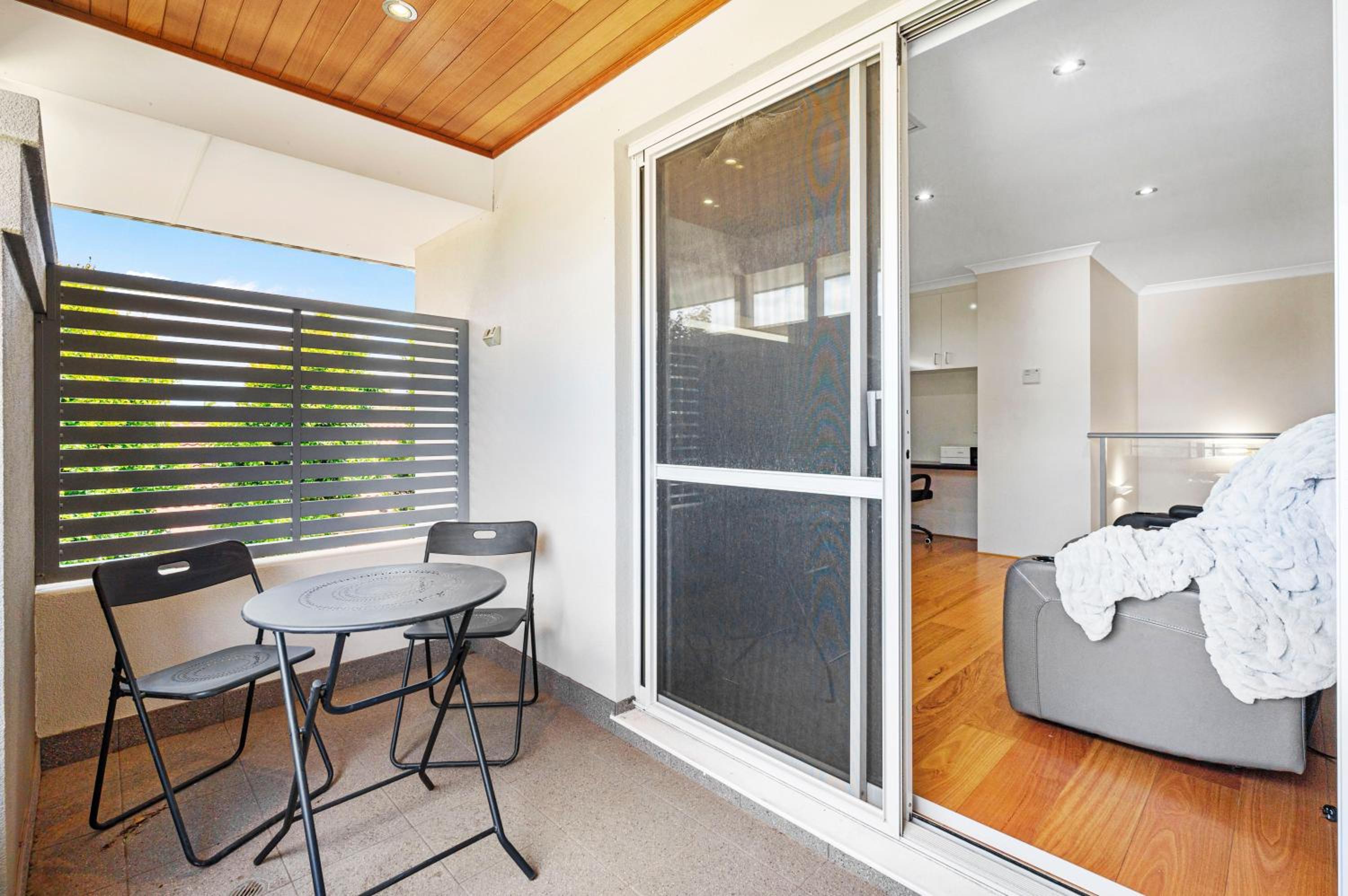 10 Majestic Maylands 4brwalk To River!