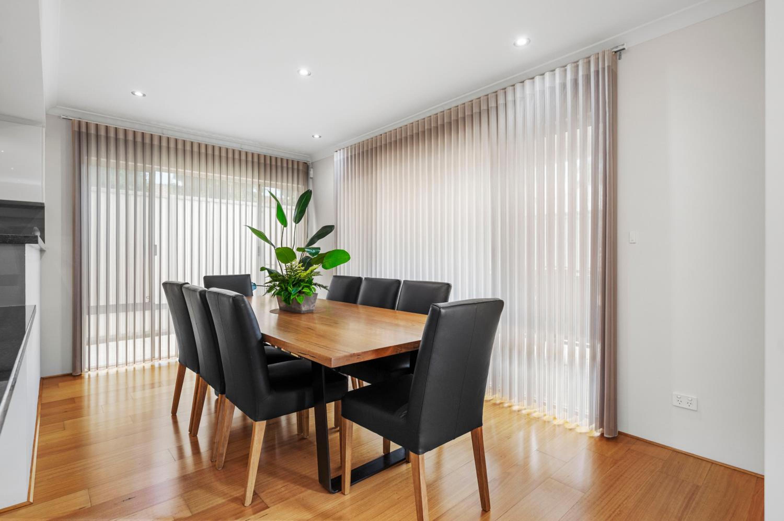 10 Majestic Maylands 4brwalk To River!