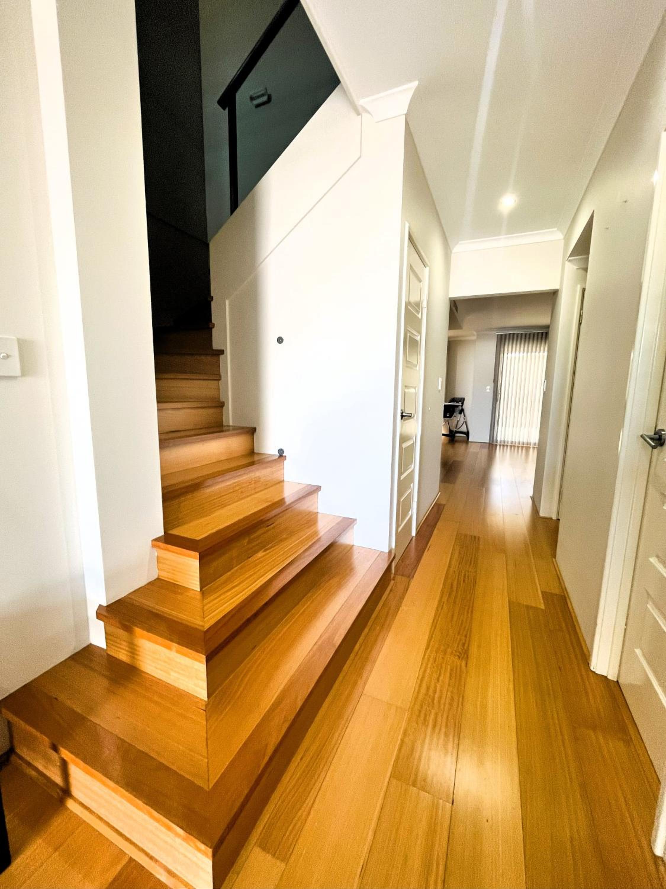 10 Majestic Maylands 4brwalk To River!