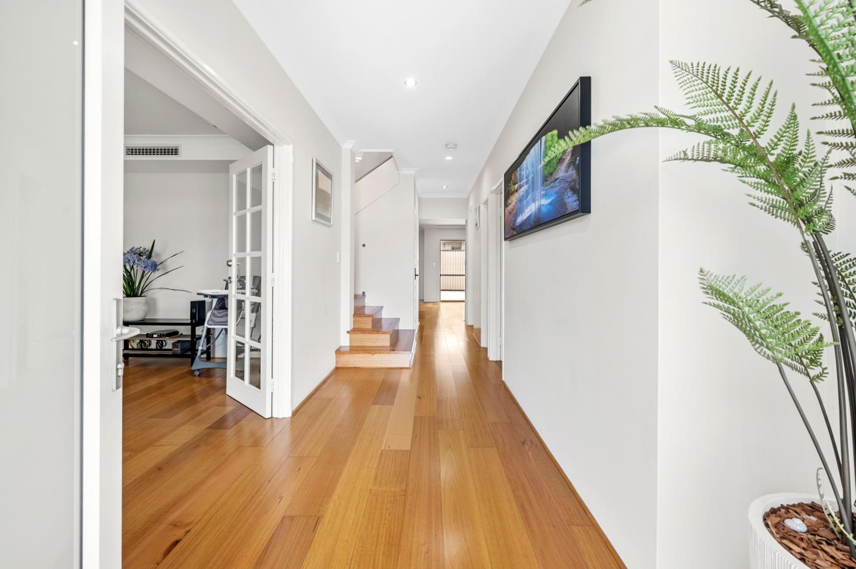 10 Majestic Maylands 4brwalk To River!