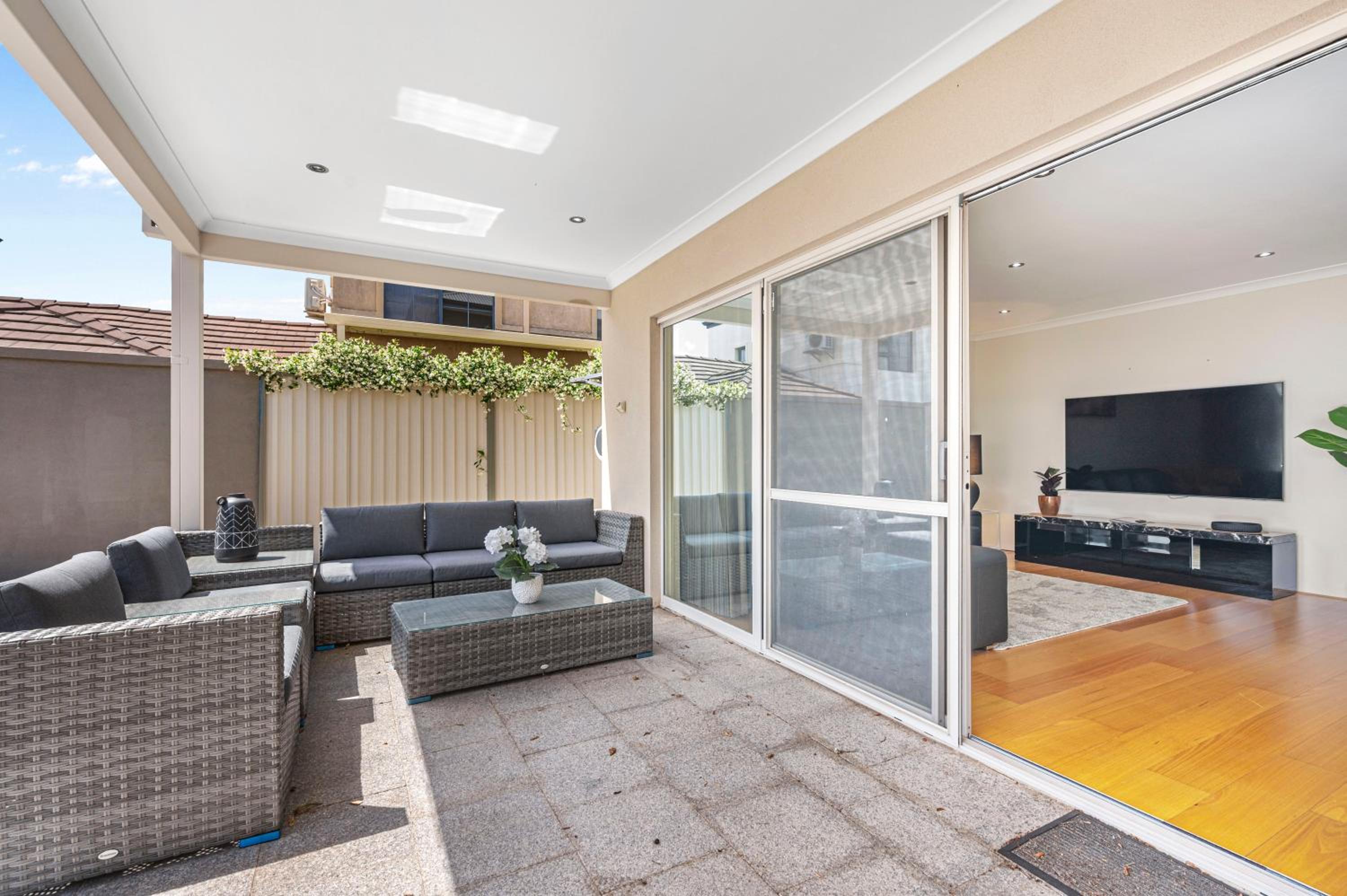 10 Majestic Maylands 4brwalk To River!