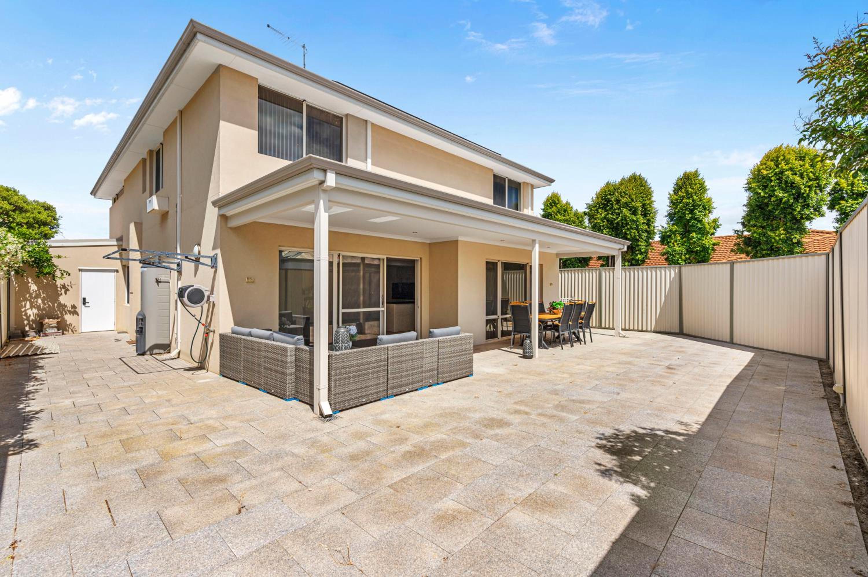 10 Majestic Maylands 4brwalk To River!