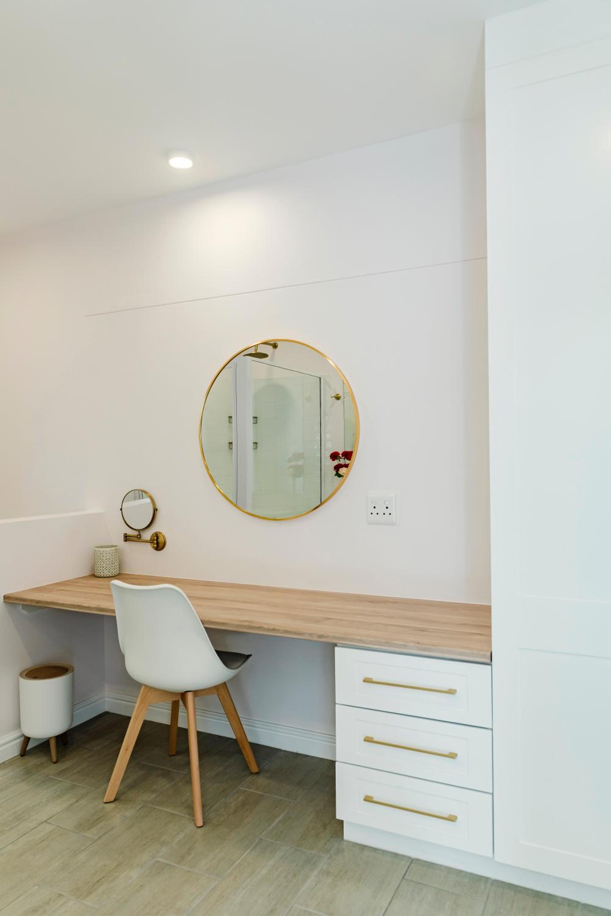 Sea La Vie, Amblewood Guesthouse