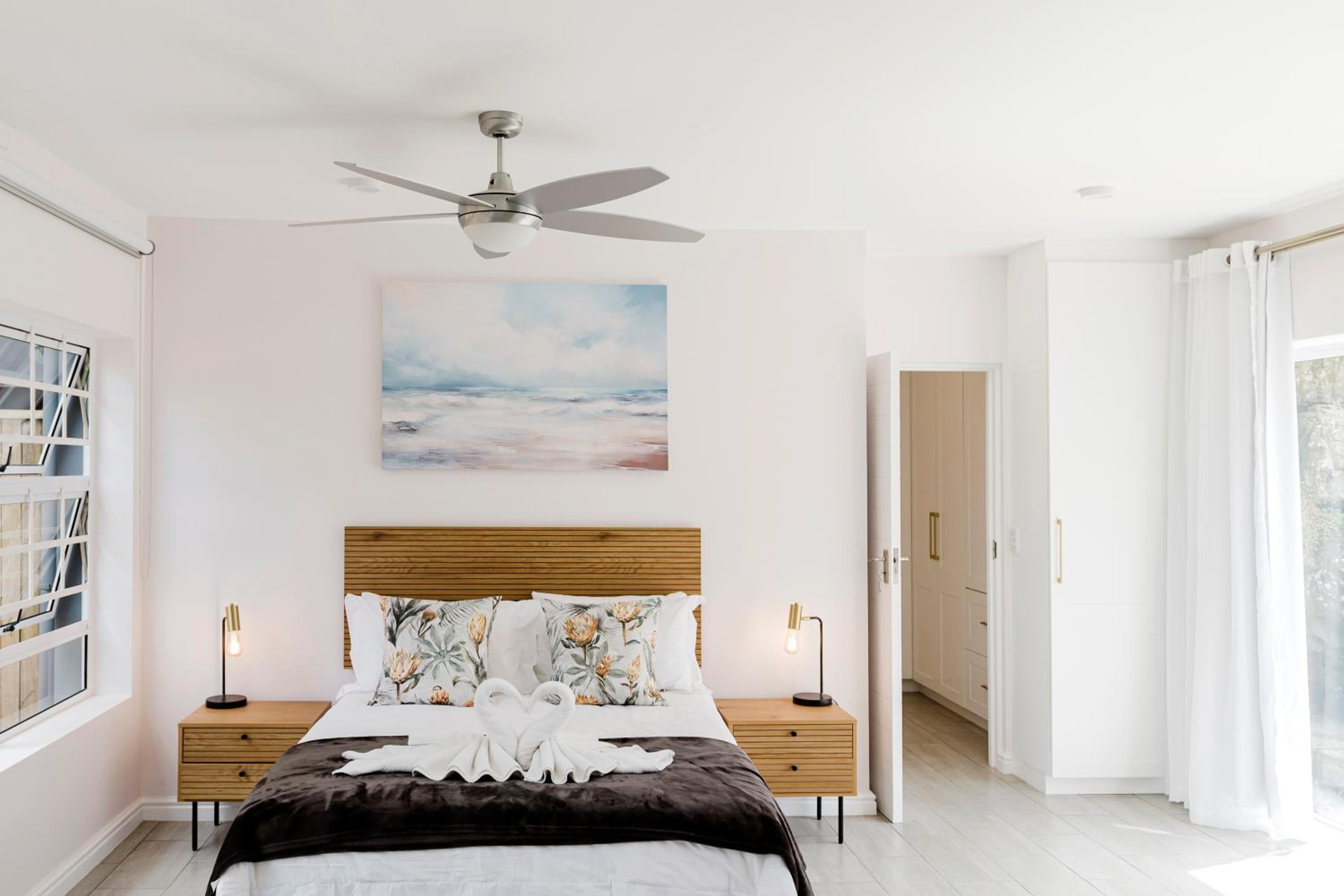 Sea La Vie, Amblewood Guesthouse