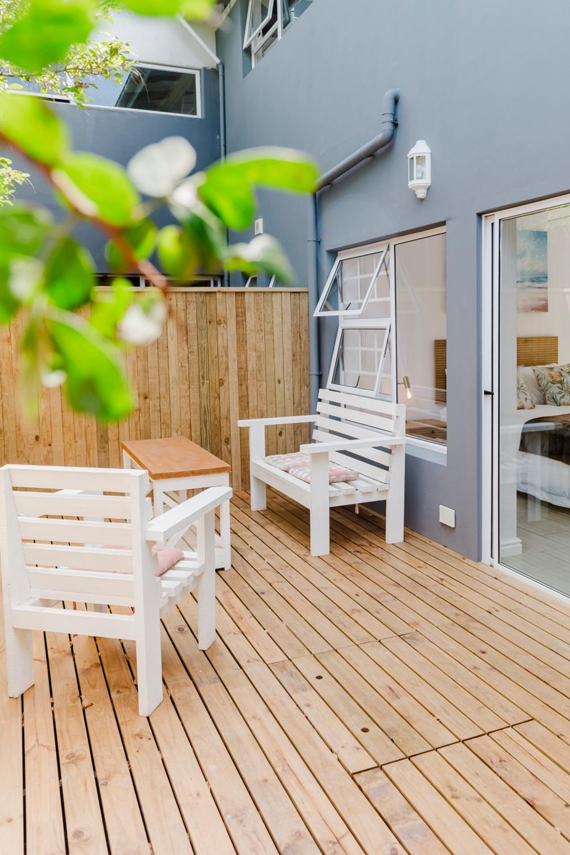 Sea La Vie, Amblewood Guesthouse