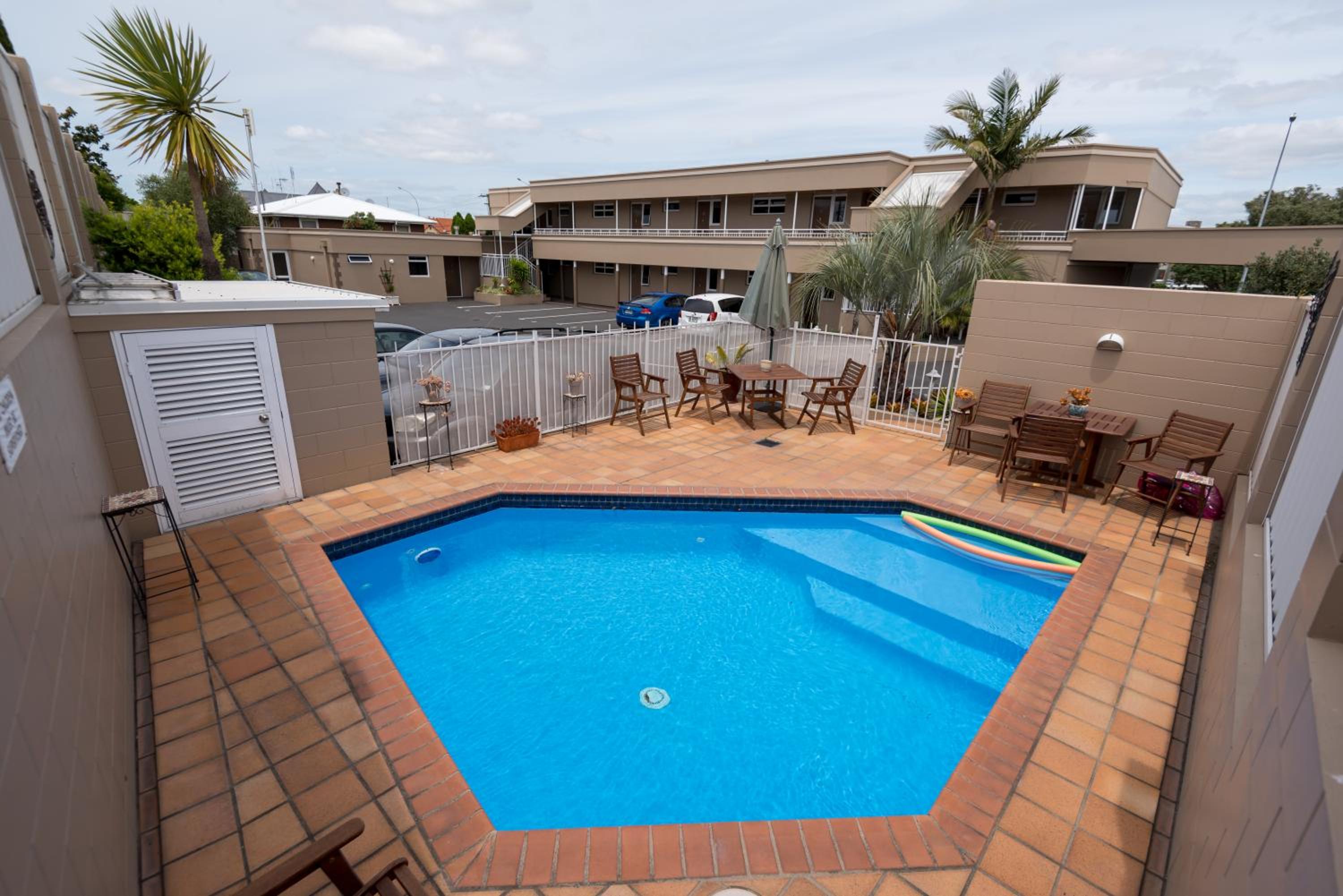 Baywatch Motor Inn