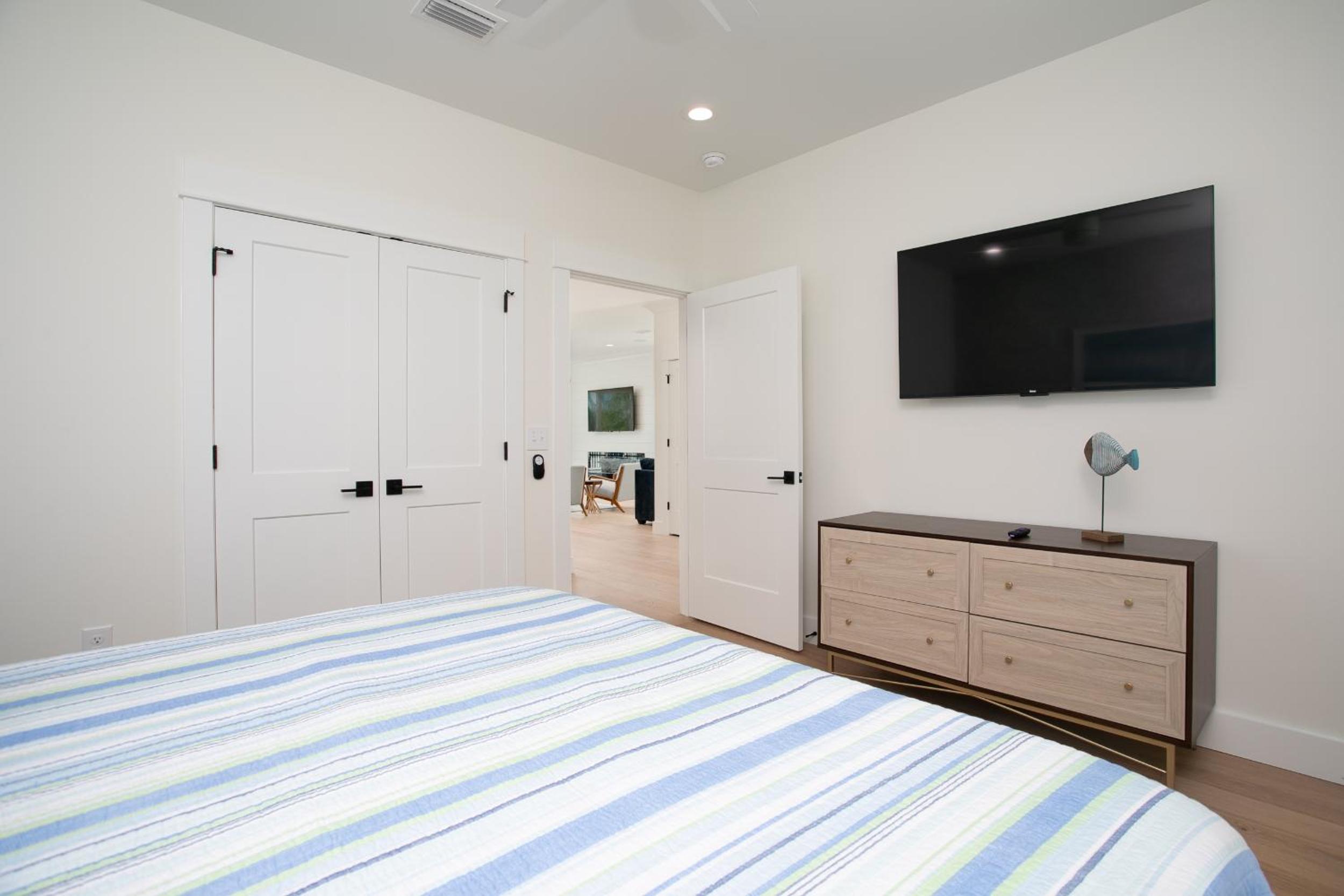 LUXE Azul Oasis PRIVATE Pool Views Walk to Beach Pets Sleeps 14 view 5