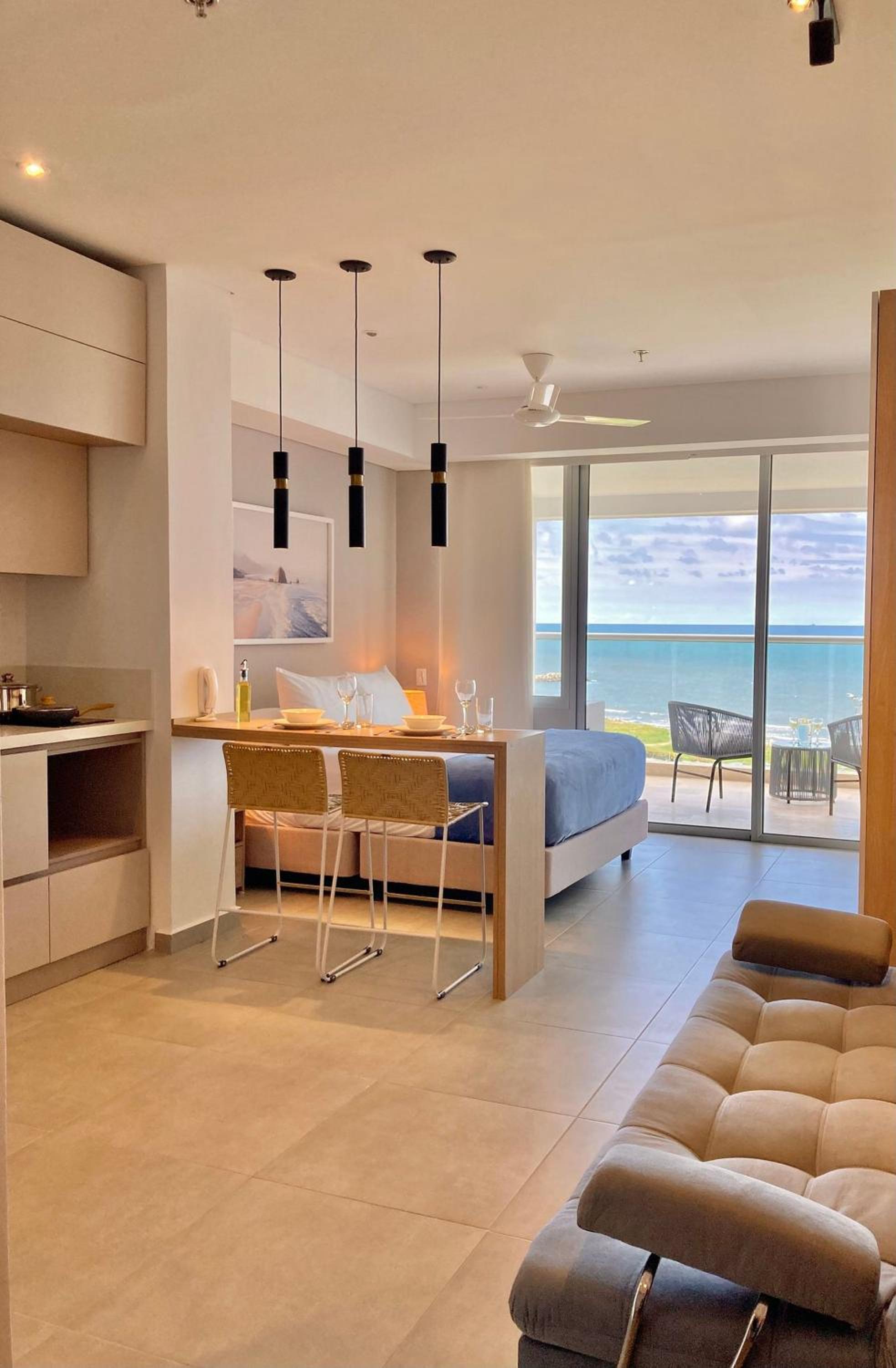 Suite moderna con vista al mar y parque CB 814