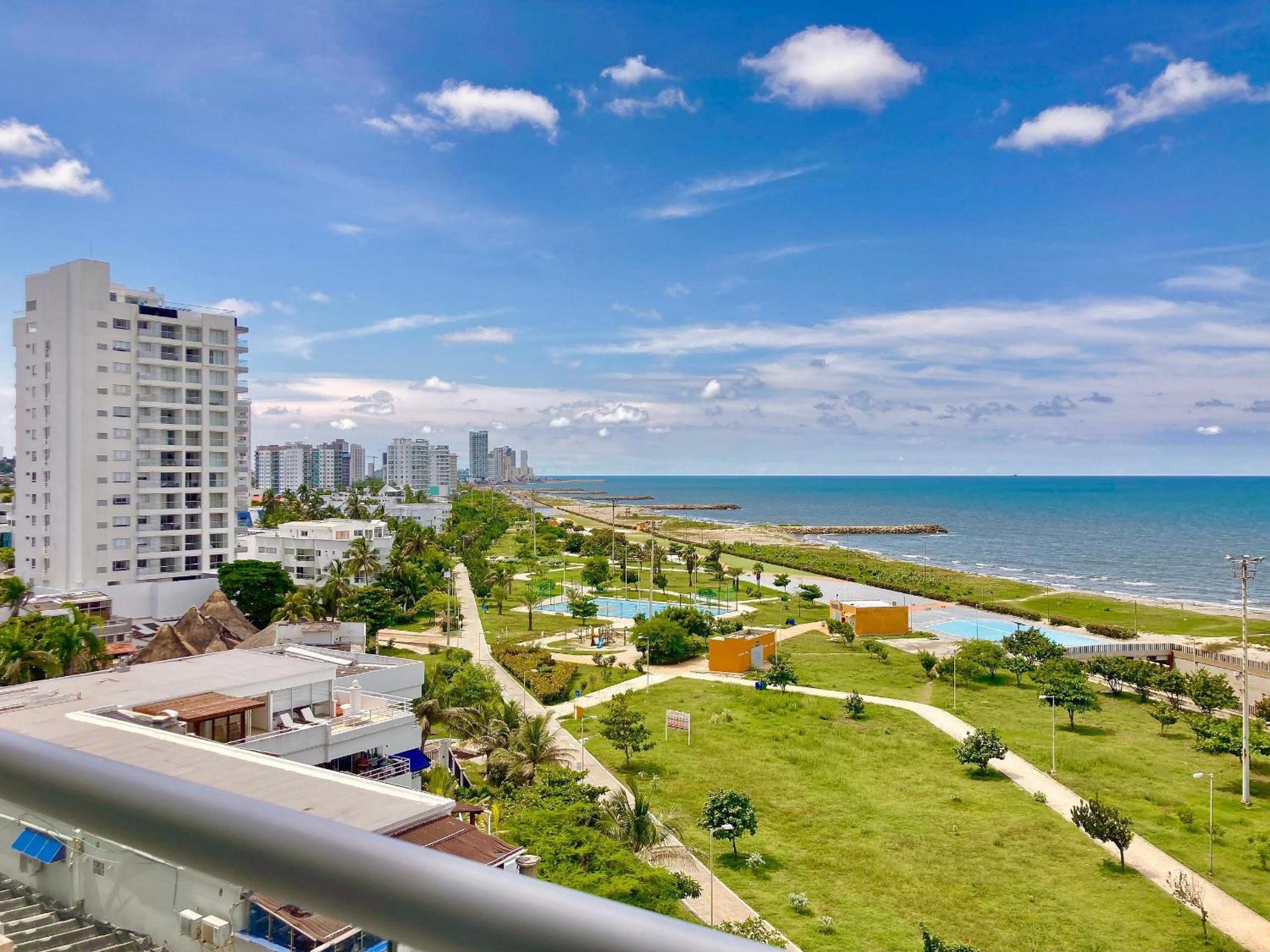 Suite moderna con vista al mar y parque CB 814