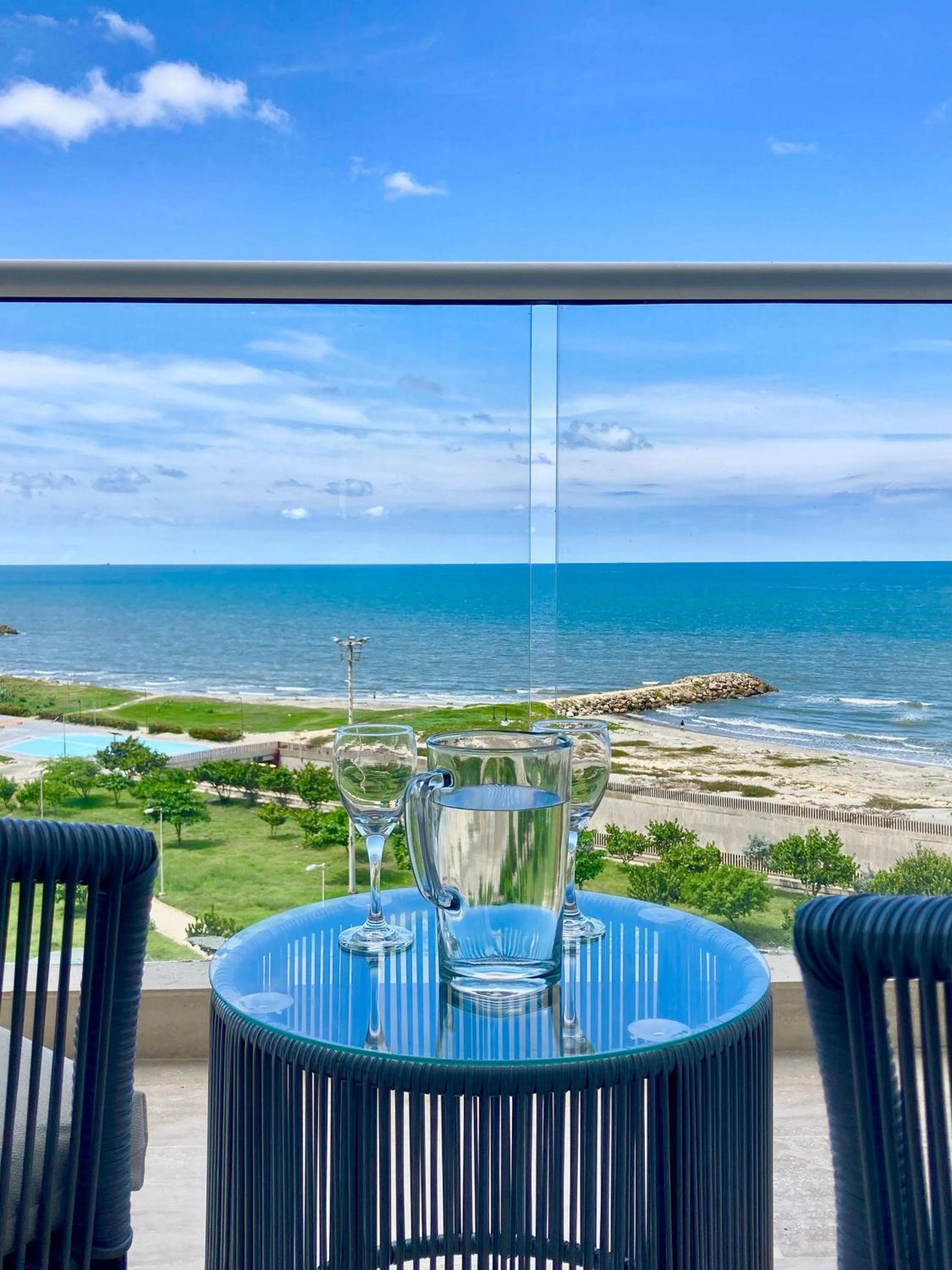 Suite moderna con vista al mar y parque CB 814