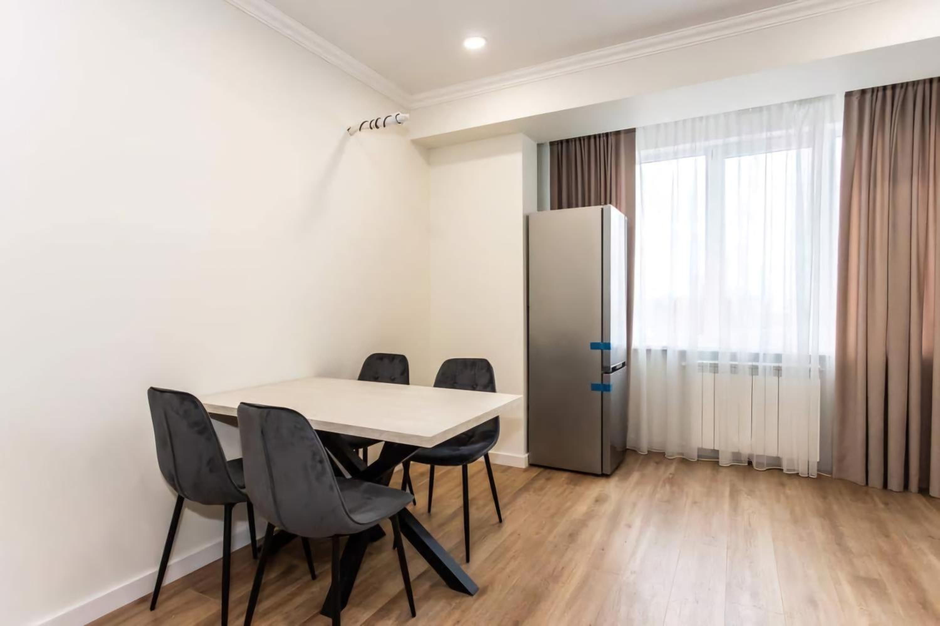 BUIUCANI APARTAMENTS & TAXI AiRPORT view 4
