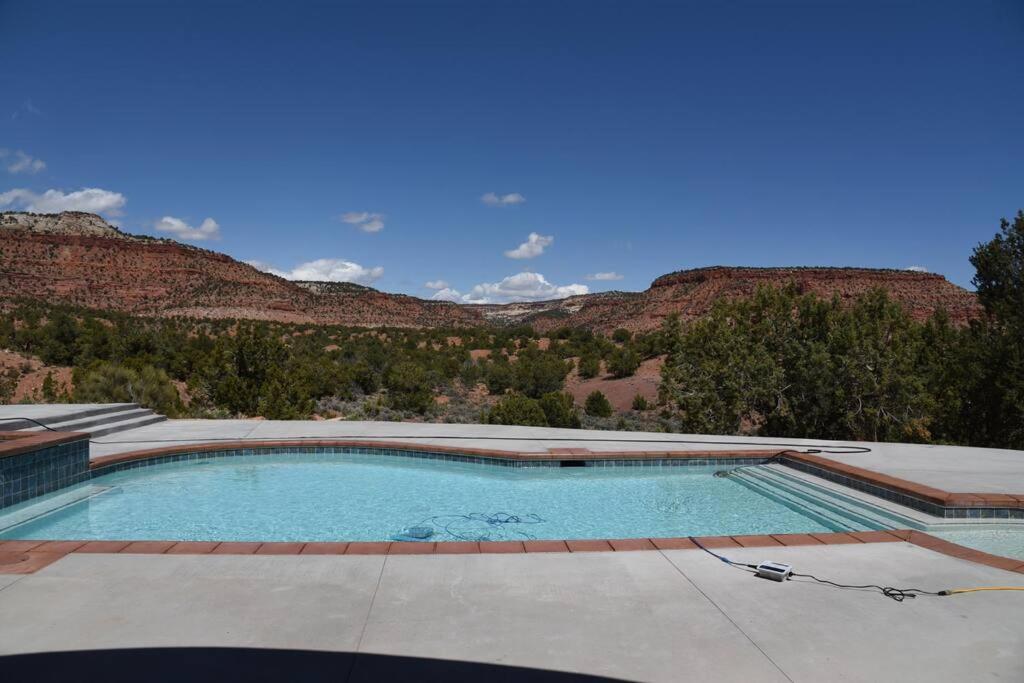 Spectacular Home With Private Pool And Spa And Million Dollar Views