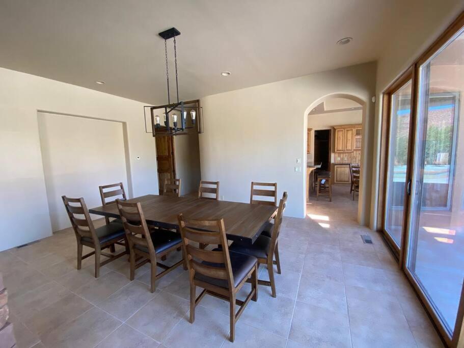 Spectacular Home With Private Pool And Spa And Million Dollar Views