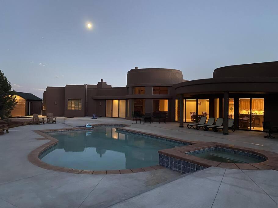 Spectacular Home With Private Pool And Spa And Million Dollar Views