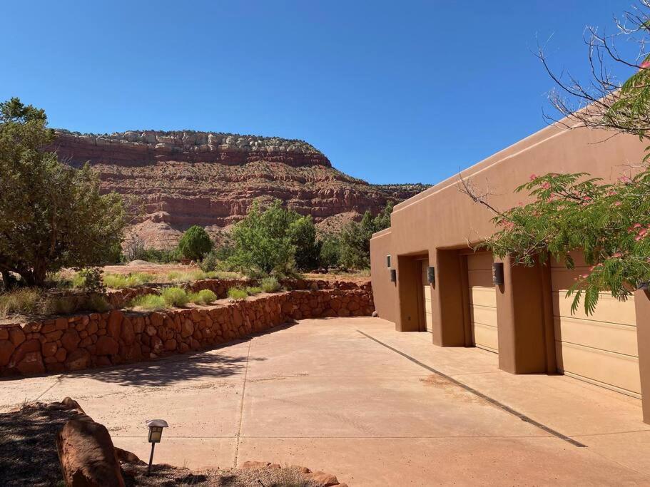 Spectacular Home With Private Pool And Spa And Million Dollar Views