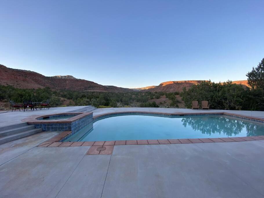 Spectacular Home With Private Pool And Spa And Million Dollar Views