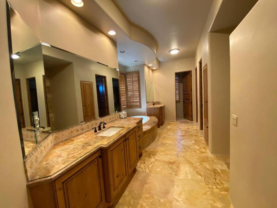 Spectacular Home With Private Pool And Spa And Million Dollar Views