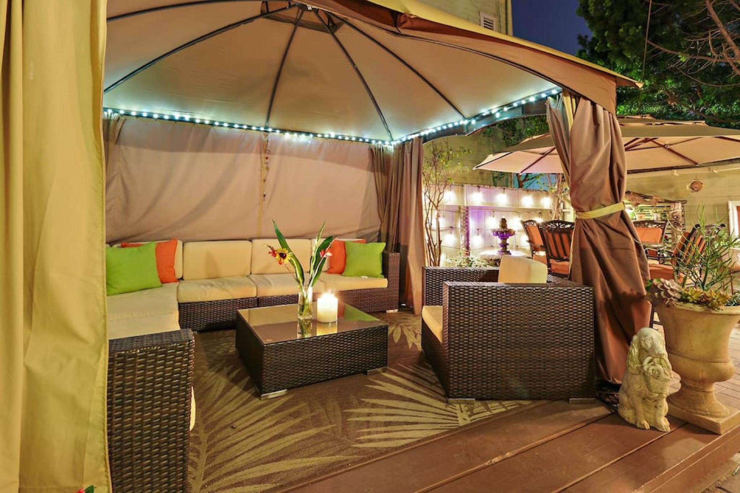 Charming Bungalow, AC, HotTub, Close to Beach view 3