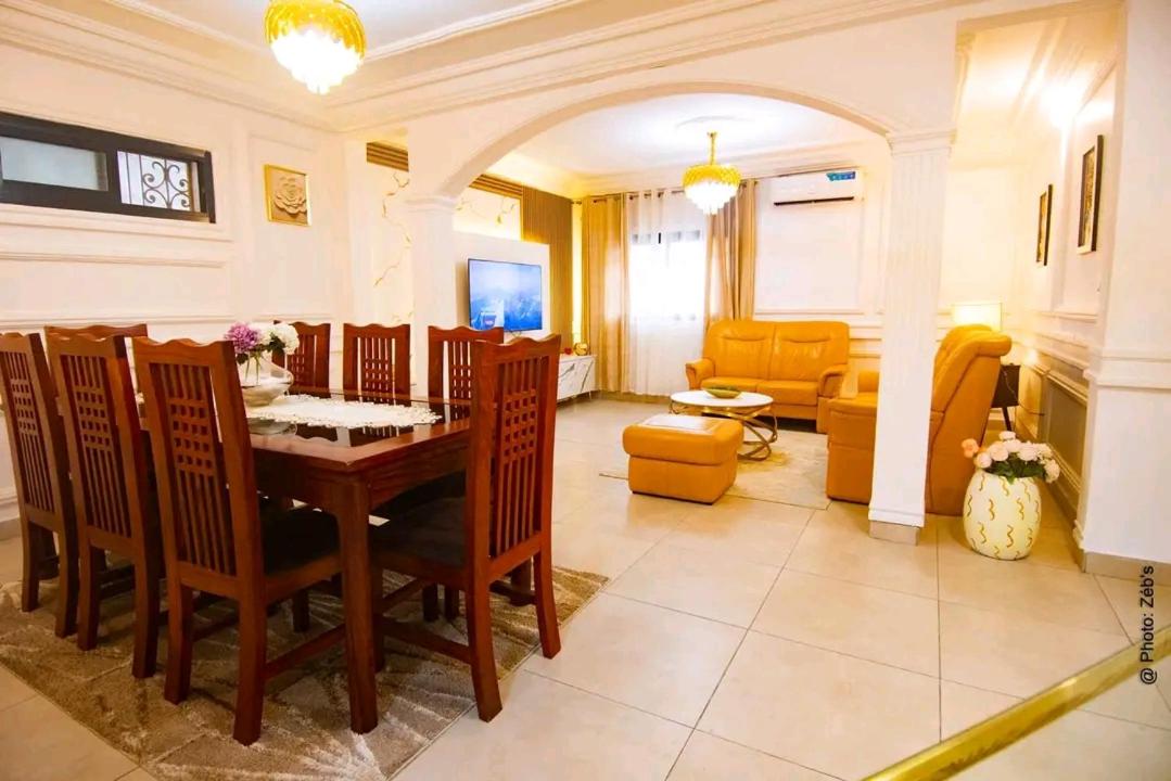 Appartement 2 et 1 chambres salon balcon canal sat wifi Netflix parking gardien 24 sur 24