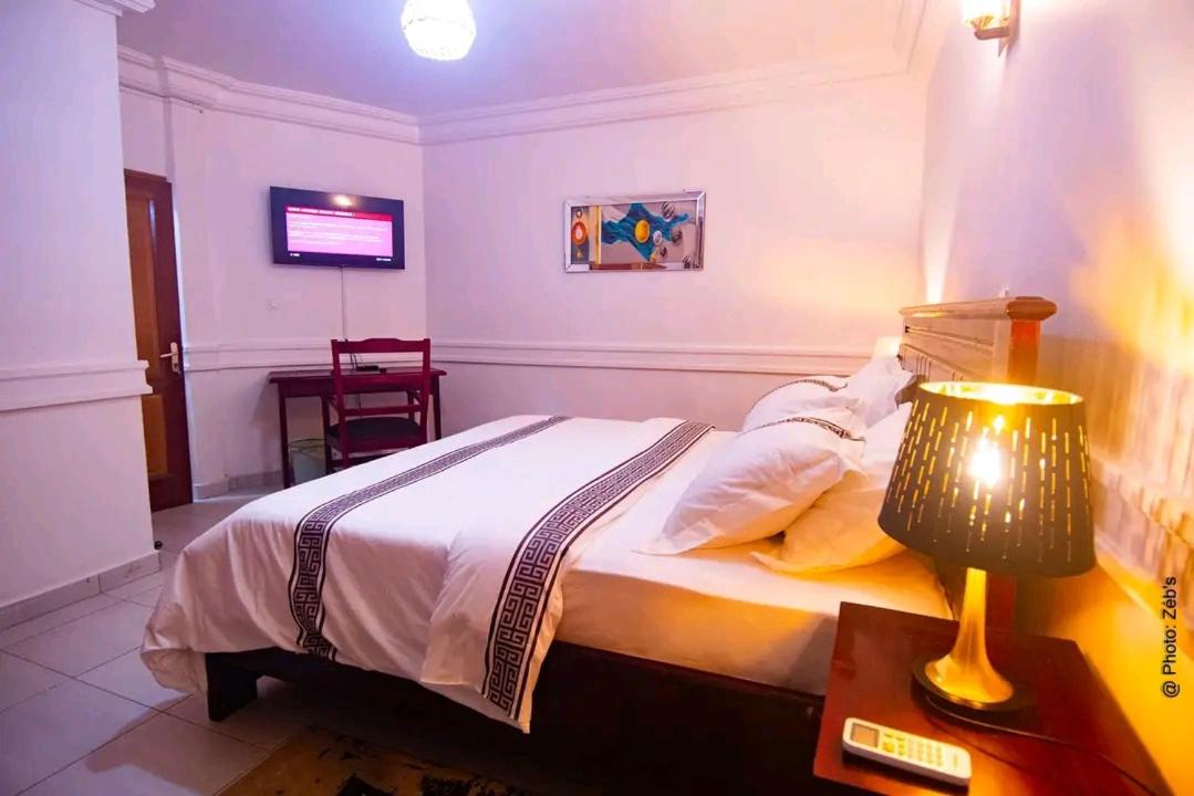 Appartement 2 et 1 chambres salon balcon canal sat wifi Netflix parking gardien 24 sur 24