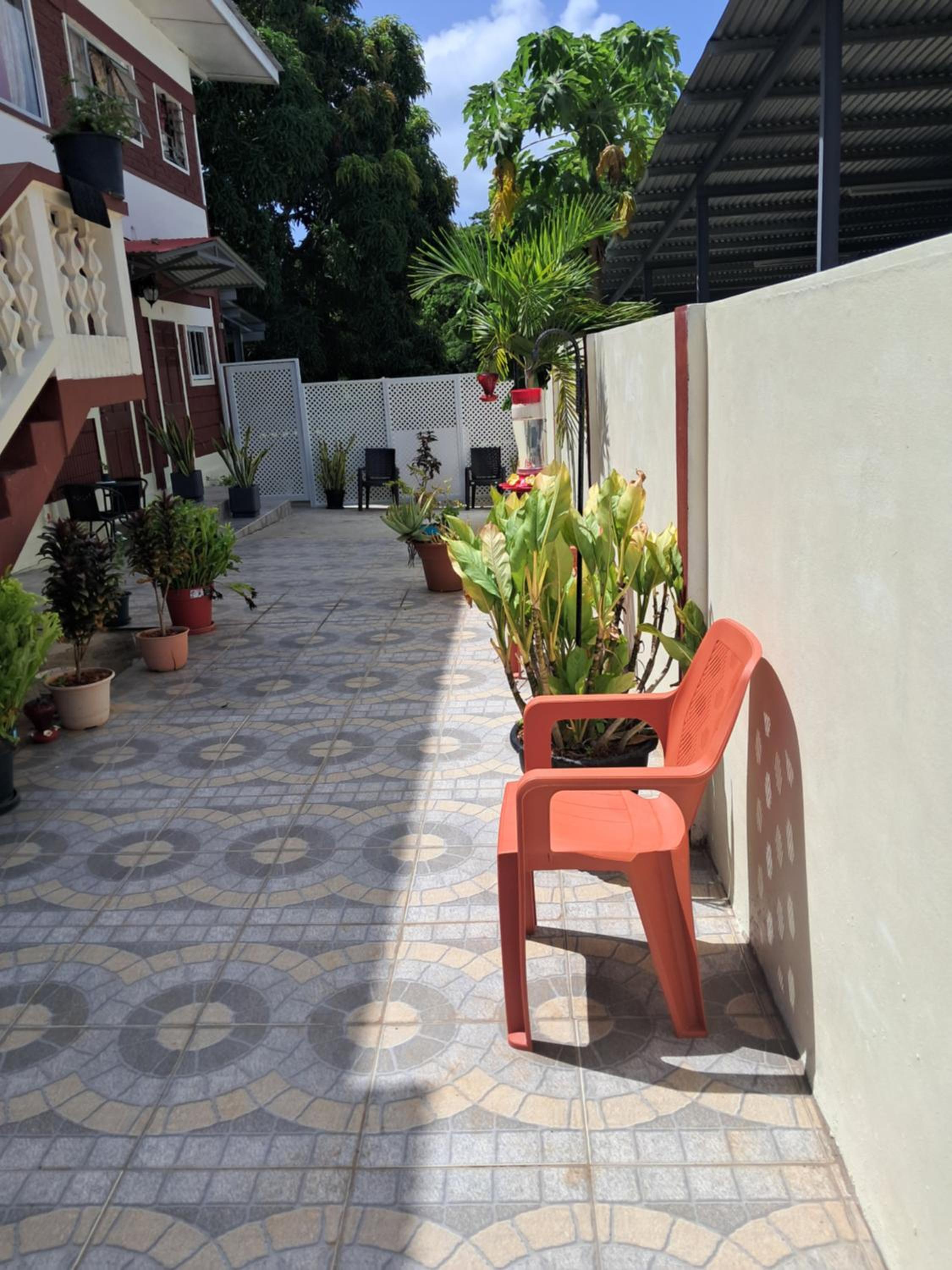 Breadfruit lodge