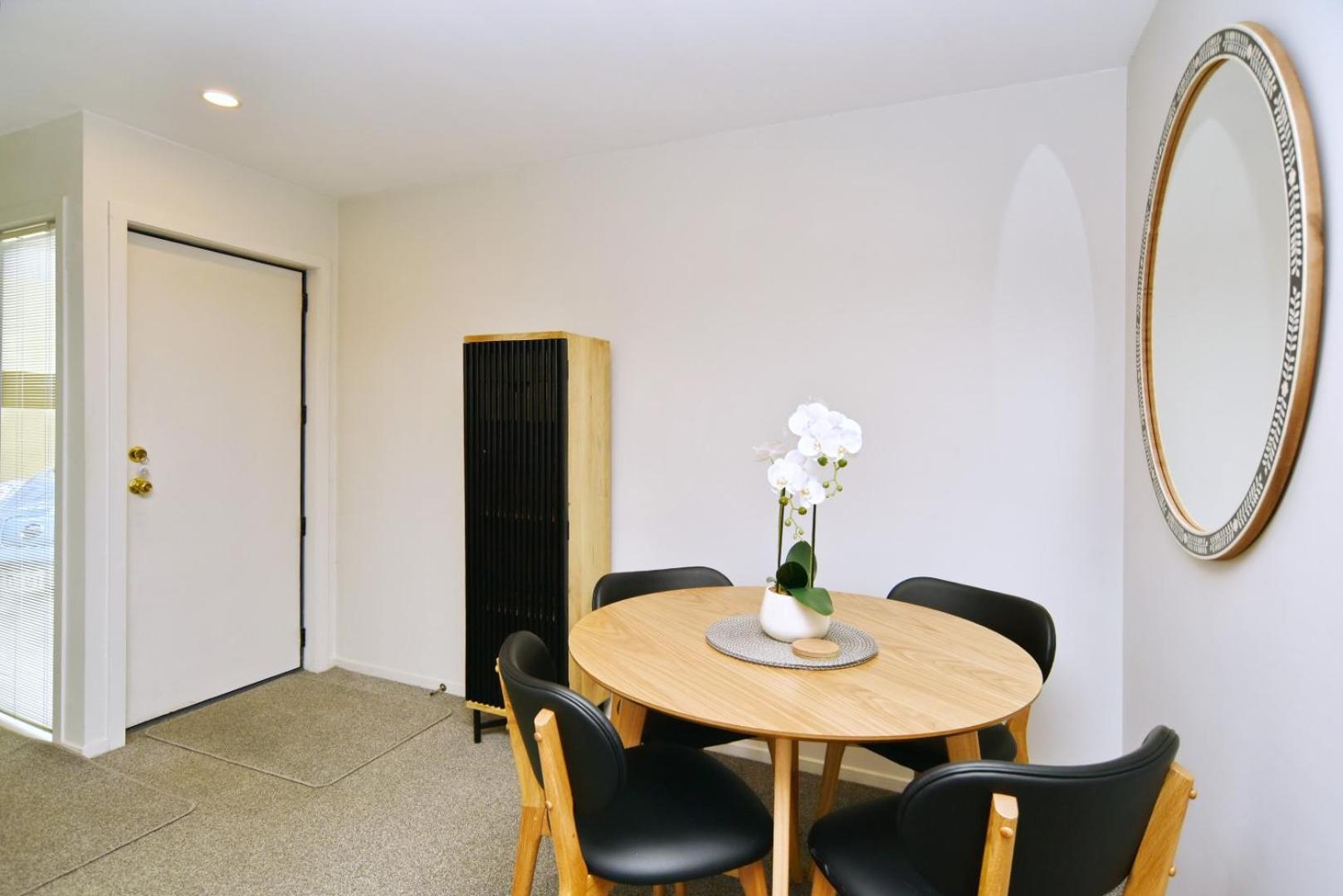 Ely Street - Christchurch Holiday Homes