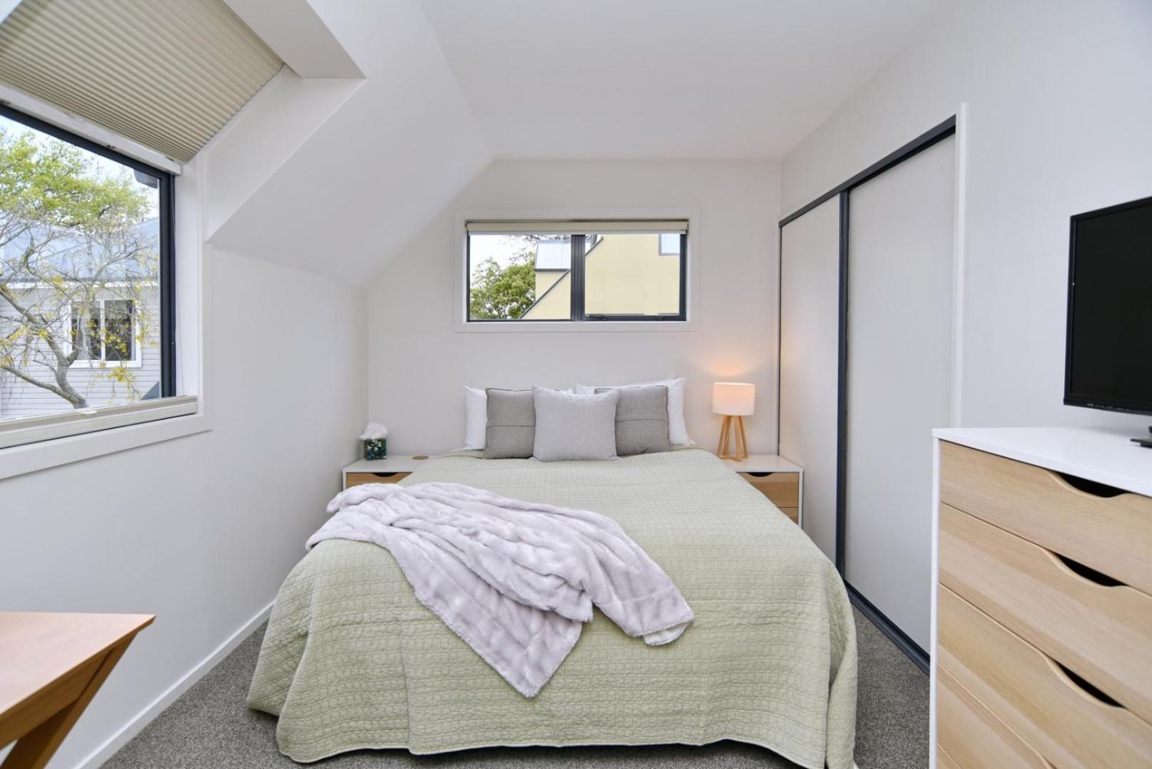 Ely Street - Christchurch Holiday Homes