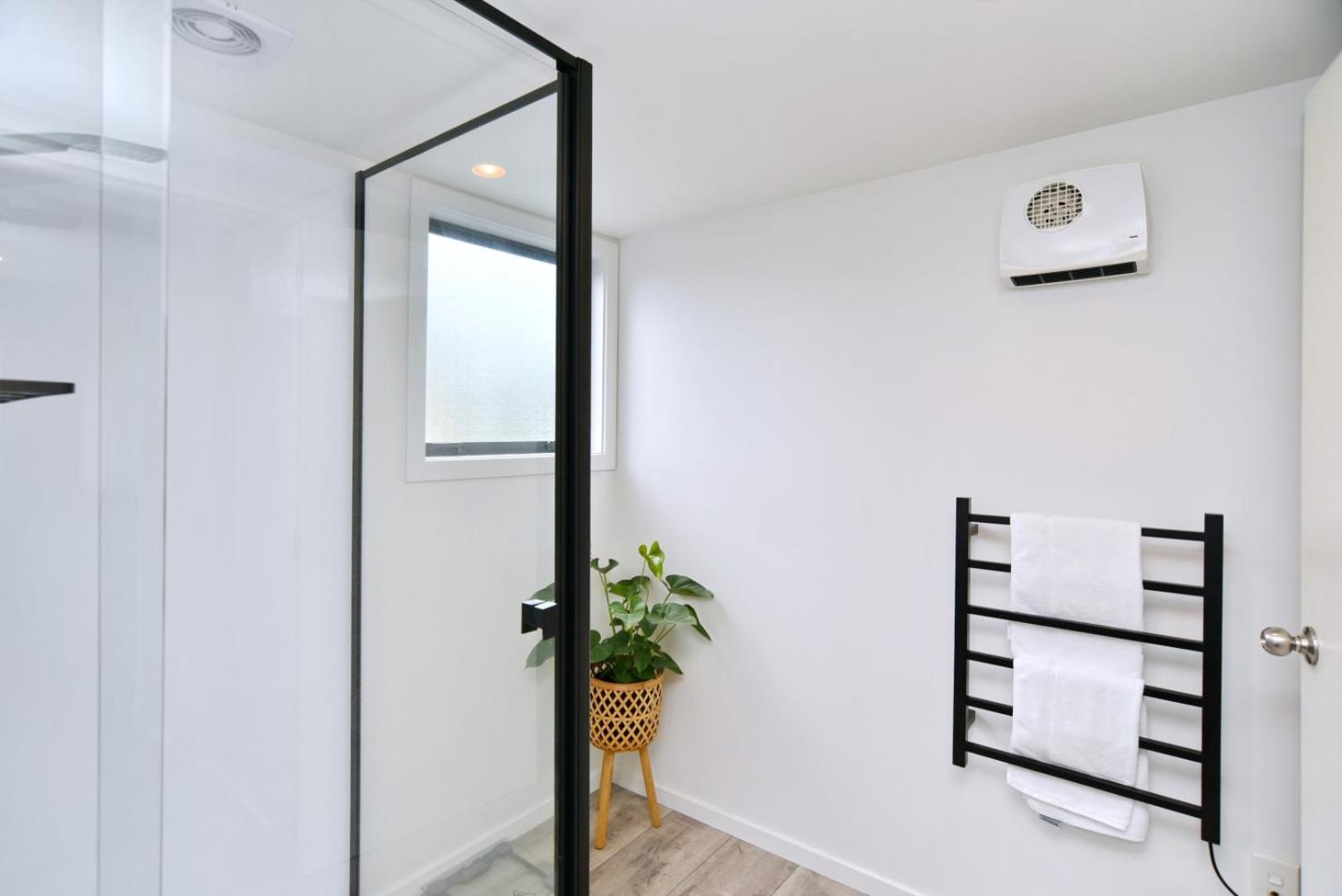Ely Street - Christchurch Holiday Homes
