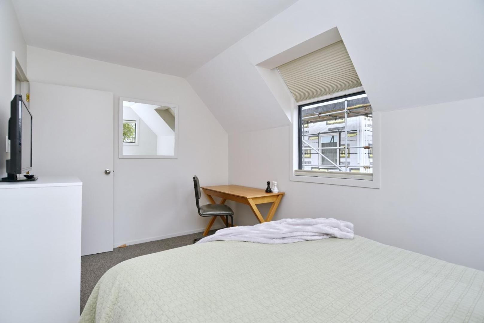 Ely Street - Christchurch Holiday Homes