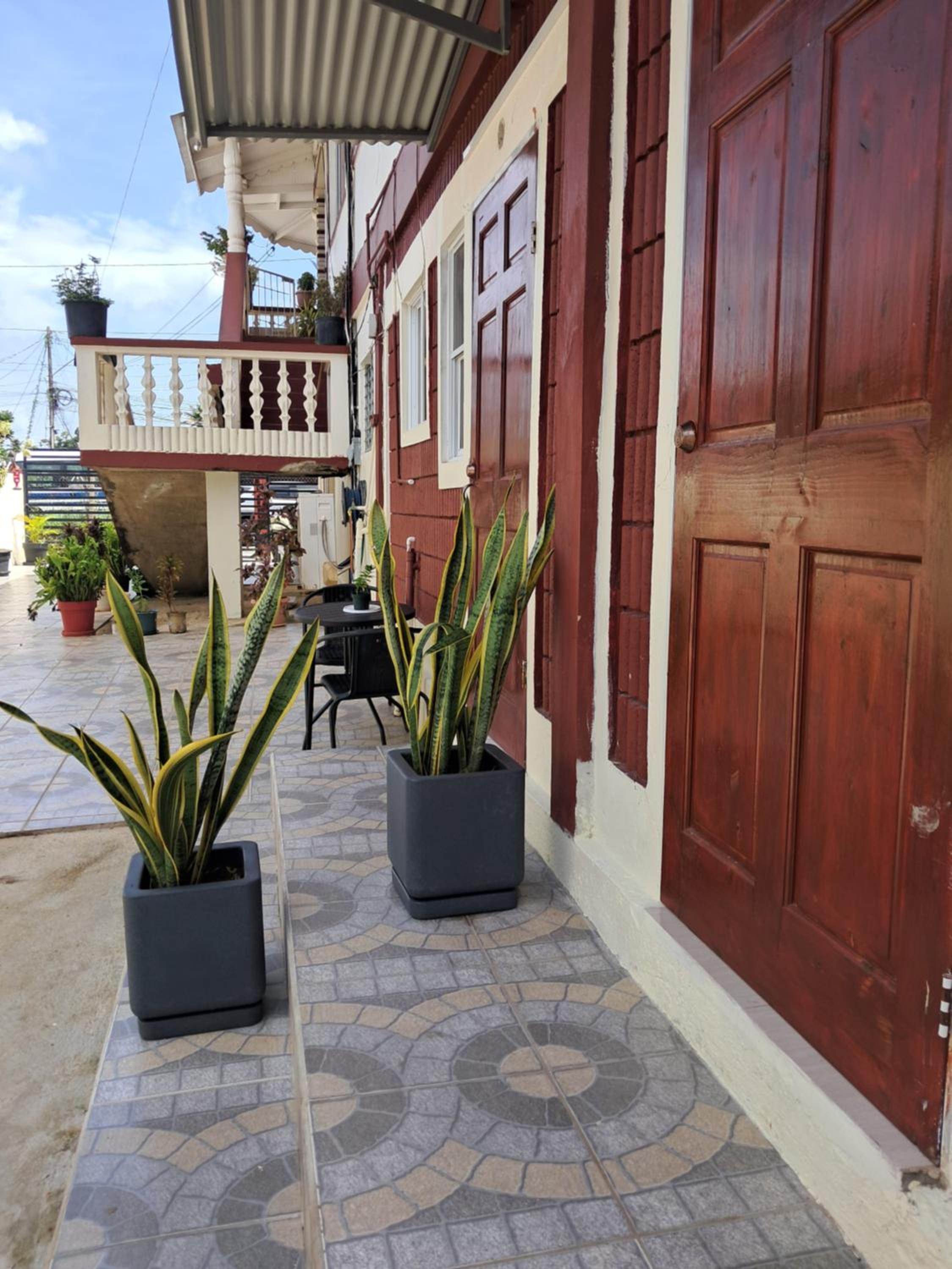 Breadfruit lodge