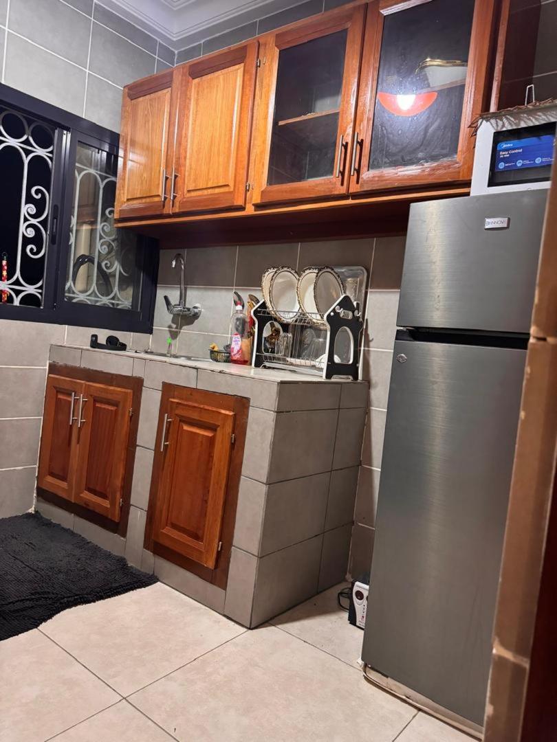 Appartement 2 et 1 chambres salon balcon canal sat wifi Netflix parking gardien 24 sur 24
