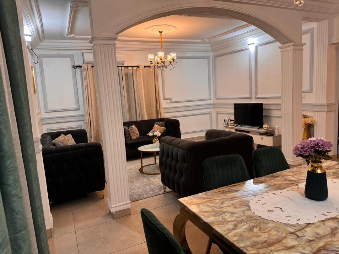Appartement 2 et 1 chambres salon balcon canal sat wifi Netflix parking gardien 24 sur 24