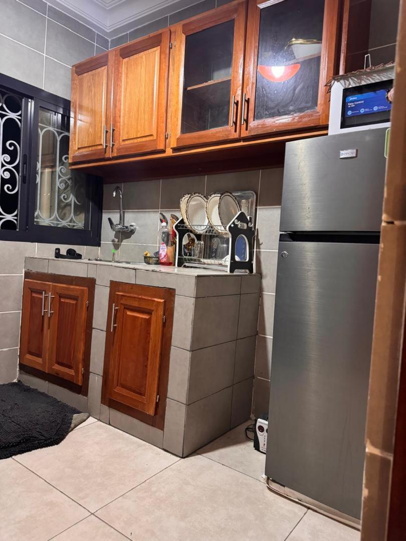 Appartement 2 et 1 chambres salon balcon canal sat wifi Netflix parking gardien 24 sur 24