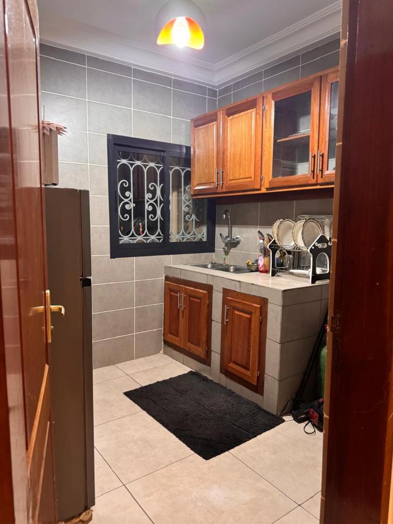 Appartement 2 et 1 chambres salon balcon canal sat wifi Netflix parking gardien 24 sur 24