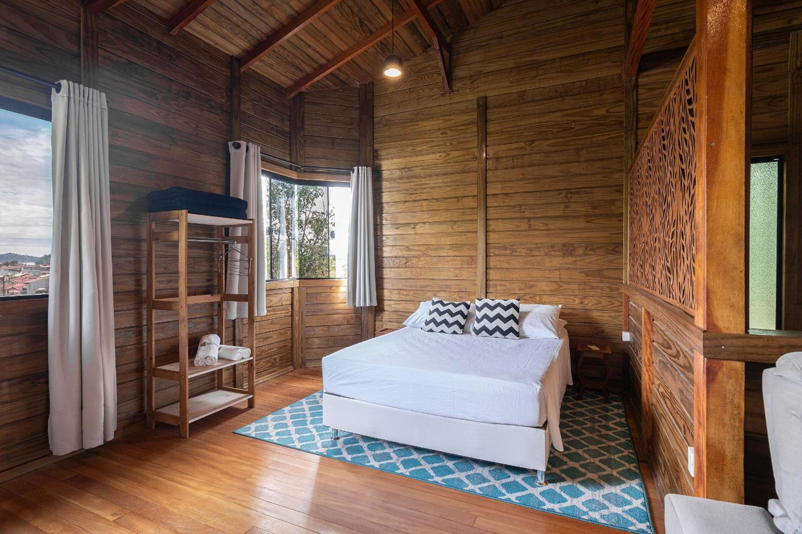 Apê Cabana com banheira hidro casal, ar condicionado