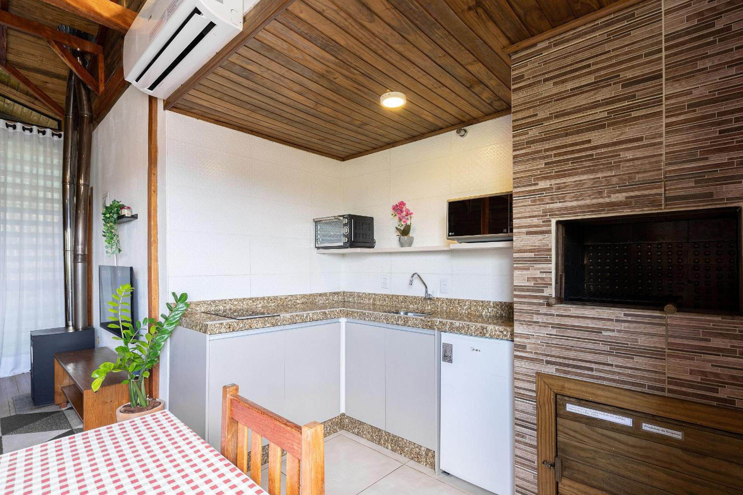 Apê Cabana com banheira hidro casal, ar condicionado