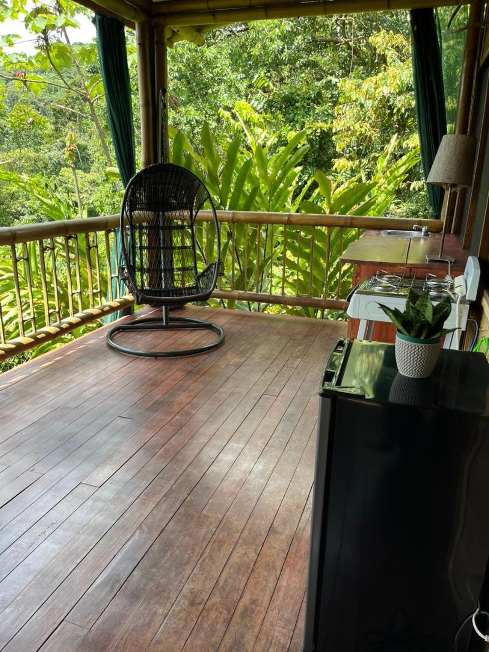 Bamboo Jungle Cabin 3 nights minimum stay